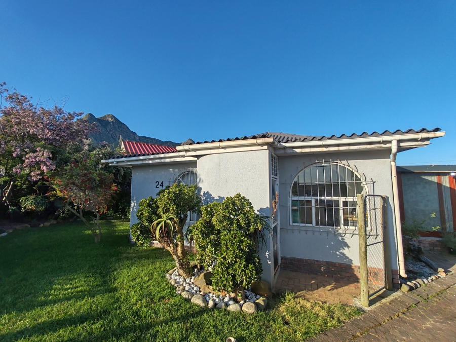 2 Bedroom Property for Sale in Palmiet Western Cape